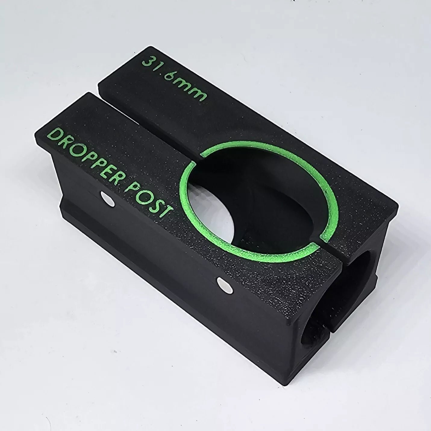 Vice blocks used to grip suspension shafts of specific sizes
