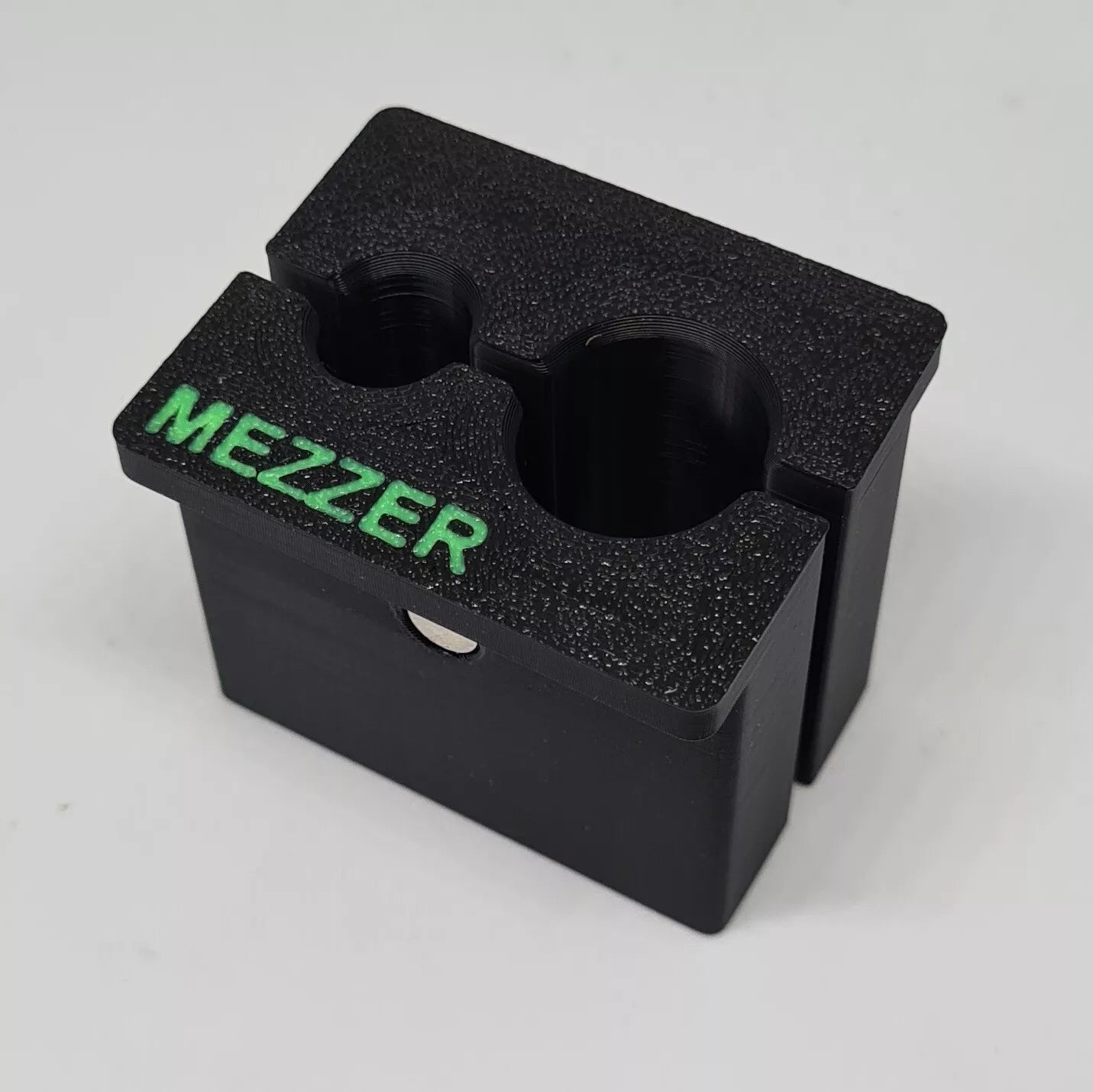 Vice blocks used to grip suspension shafts of specific sizes