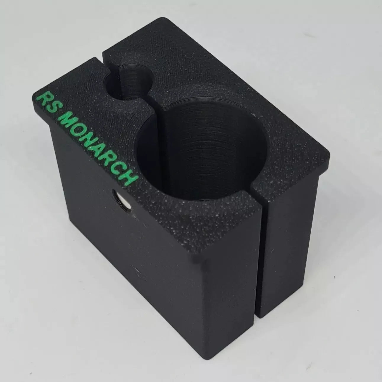 Vice blocks used to grip suspension shafts of specific sizes
