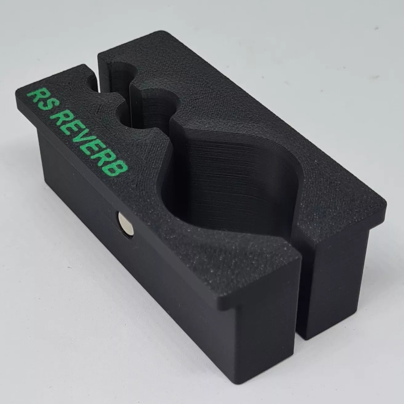 Vice blocks used to grip suspension shafts of specific sizes